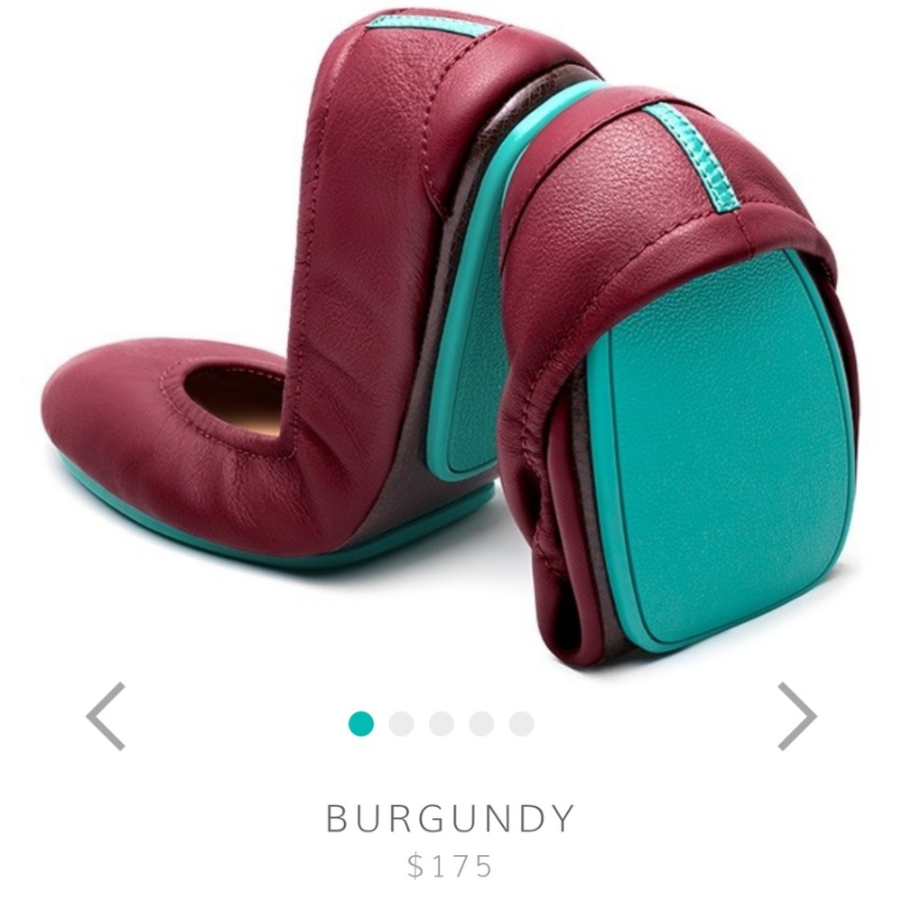 Burgandy tieks flats